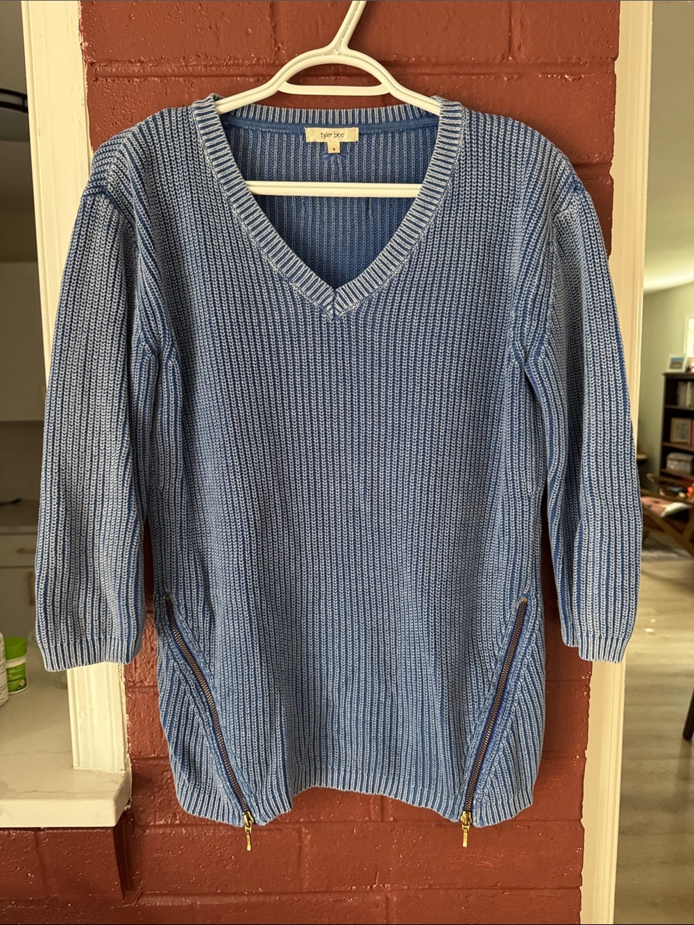 Tyler Boe Light Blue Ribbed V-Neck Sweater with Half Sleeves and Side Zips Small